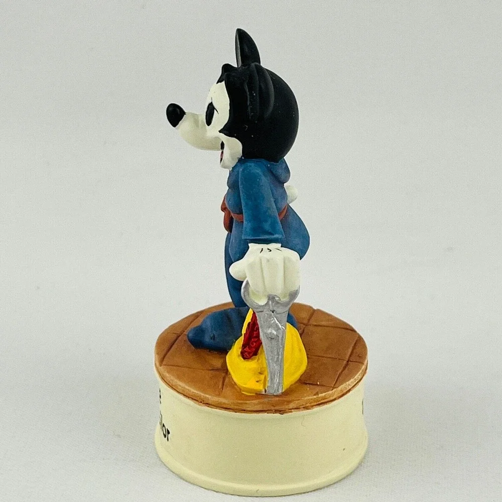 Disney Lenox Brave Little Tailor Movie Star Mickey Mouse Thimble‎ Collection